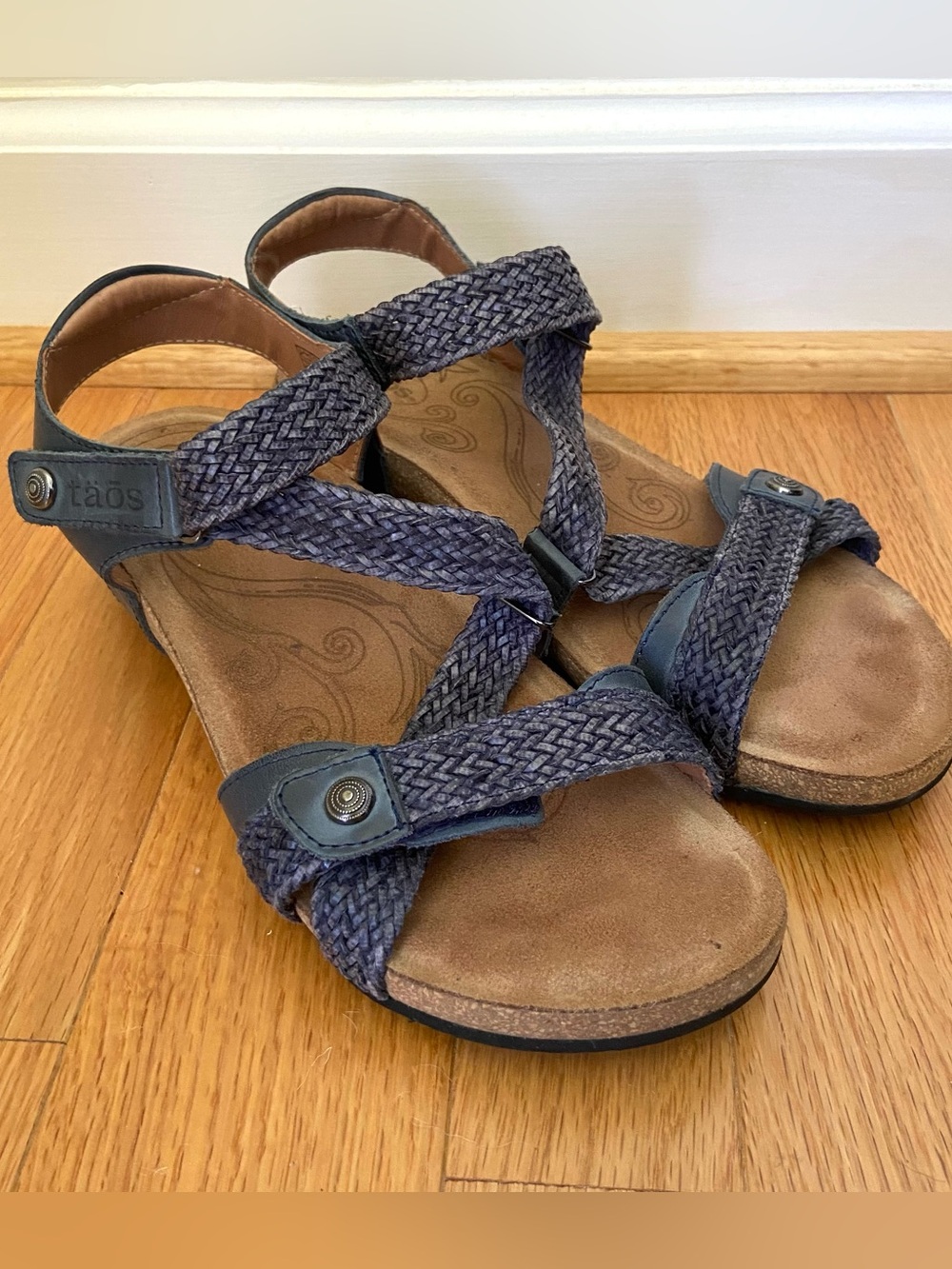 Taos Trulie Navy Blue Leather Strappy Cork Footbed Sandals Womens 6-6.5 EUR 37